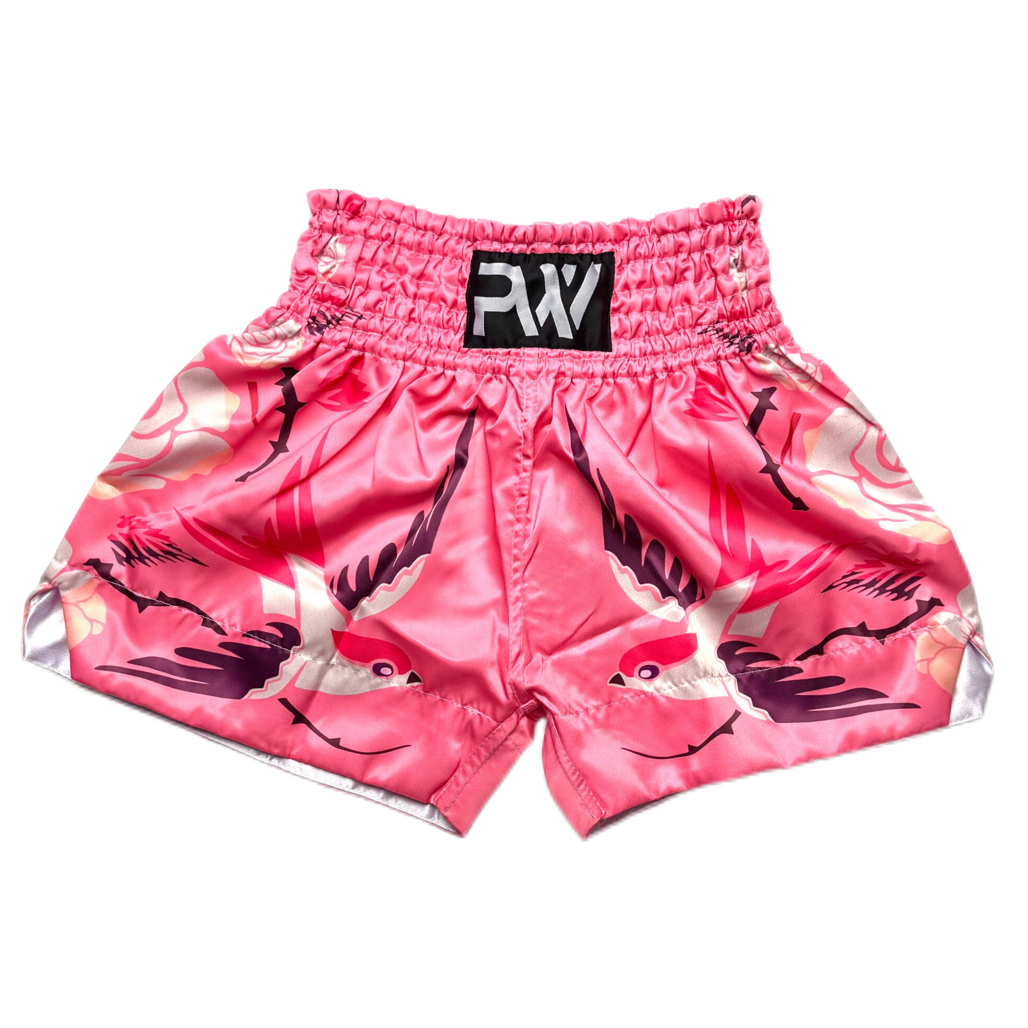 Thaibox Shorts in Pink Birds von PittsWear, aus strapazierfähigem und atmungsaktivem Material mit elastischem Bund und verstellbarem Kordelzug