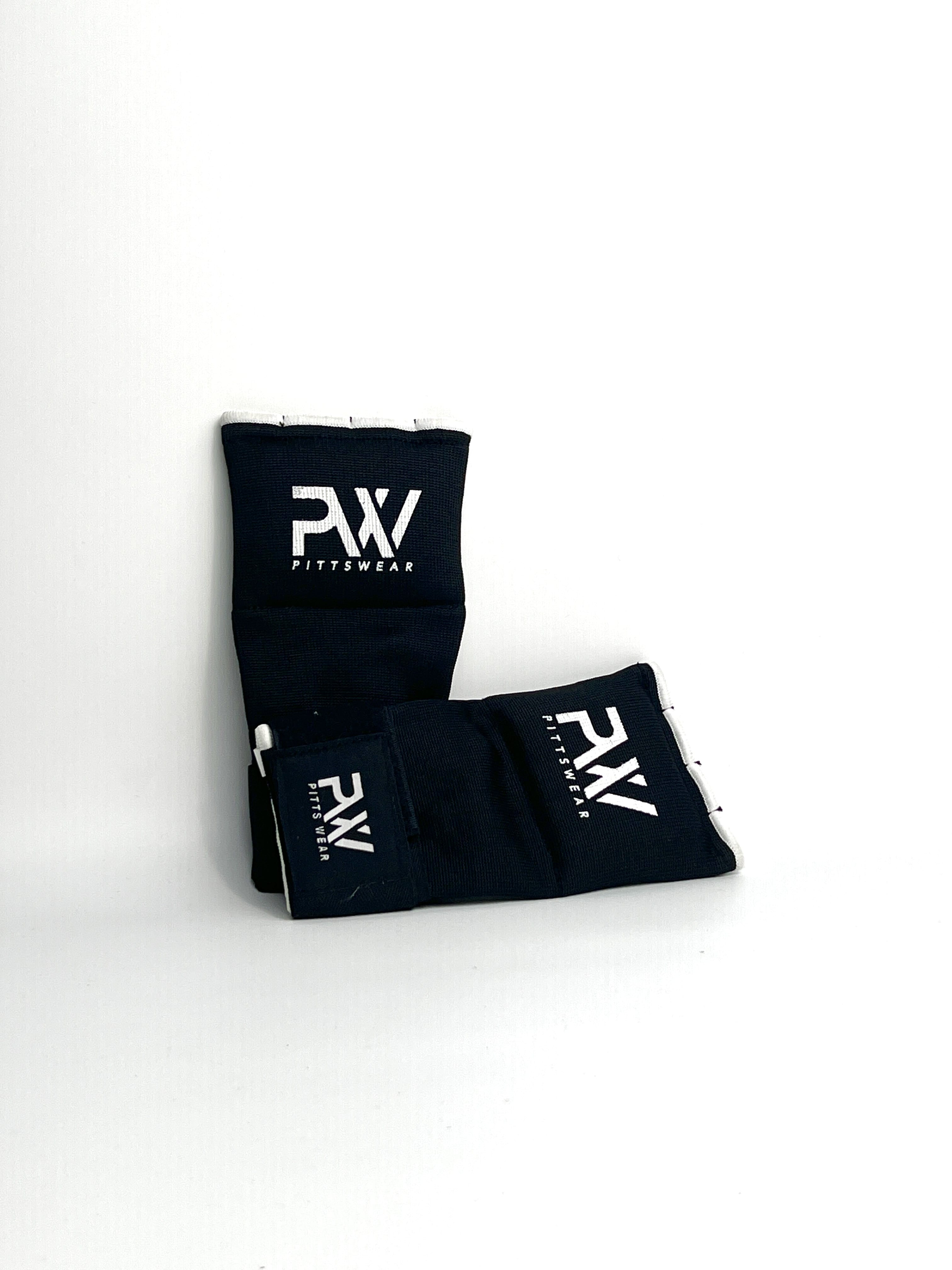 Schwarze PittsWear Handgelenkbandagen, Paaransicht mit Logo