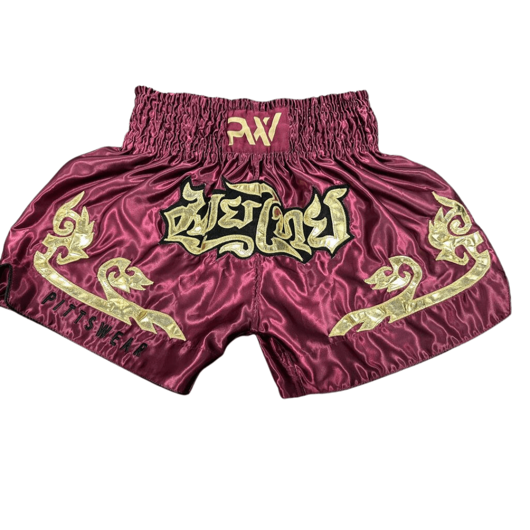 Thaibox Shorts in Weinrot von PittsWear, aus strapazierfähigem und atmungsaktivem Material mit elastischem Bund und verstellbarem Kordelzug