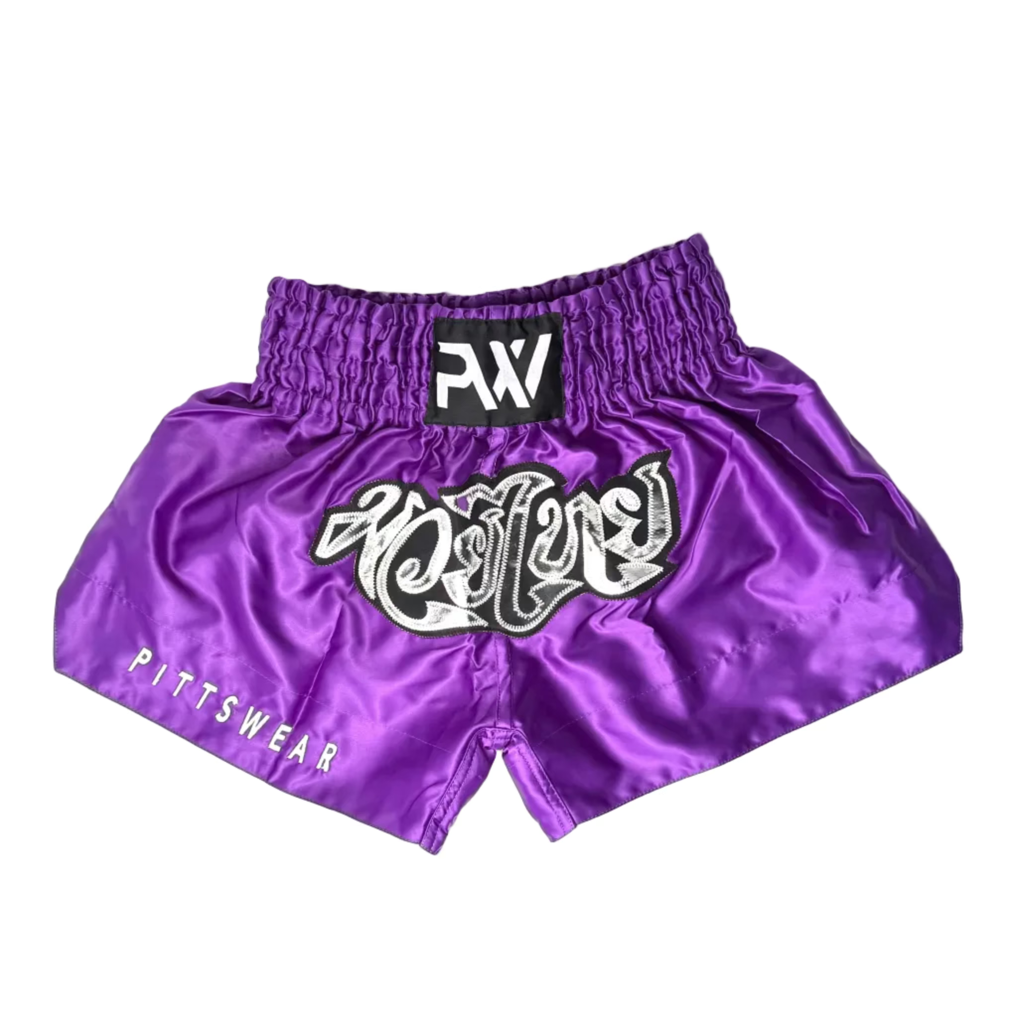Thaibox Shorts in Lila von PittsWear, aus strapazierfähigem und atmungsaktivem Material mit elastischem Bund und verstellbarem Kordelzug