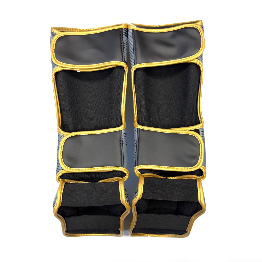 Rückseite Schienbeinschoner von PittsWear in Grau und Gold